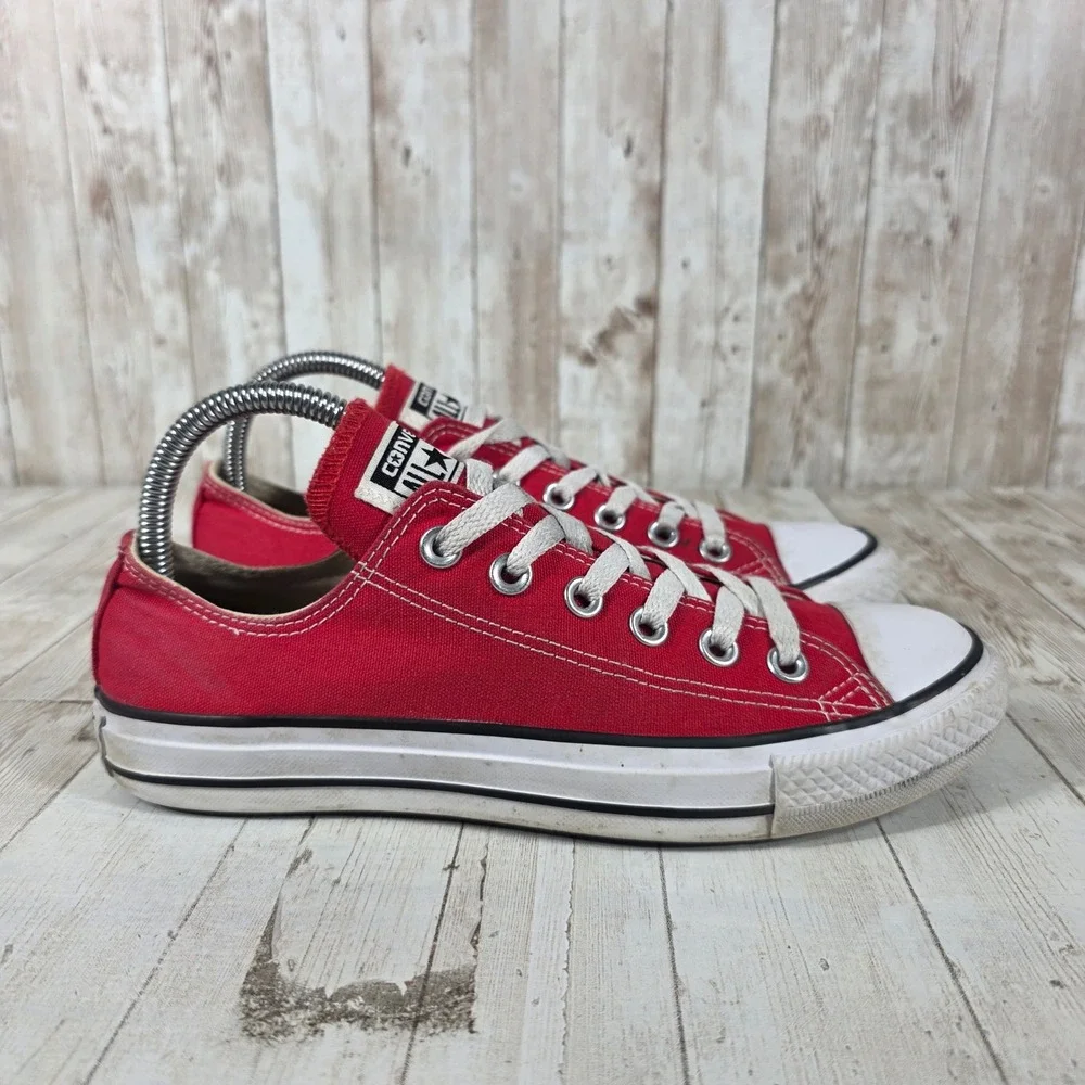 Converse Chuck Taylor All Star Low Top Red Canvas Sneakers M9696 Womens 8 Mens 6 - Picture 1 of 8